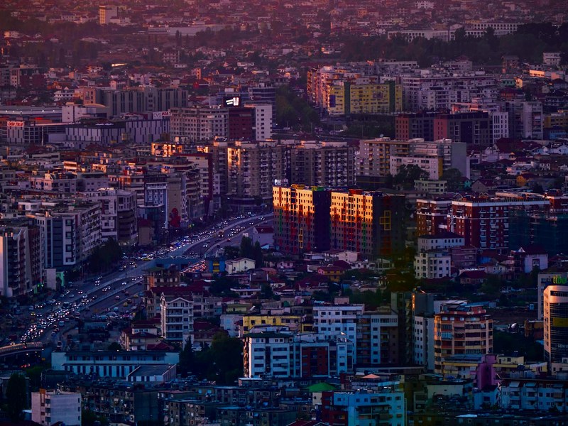 地拉那